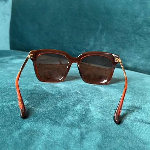 Sunglasses - Picture 4 of 5